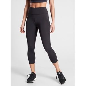 NWT Athleta Ultimate Stash Pocket Capri // Black